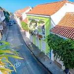Experience The Magic Of The Calle De Las Damas Historic Center